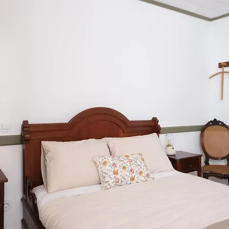 Casa Da Praca - בית הארחה