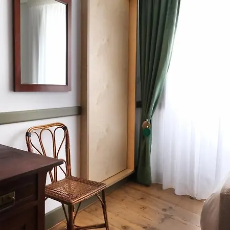 Casa Da Praca - בית הארחה 3*