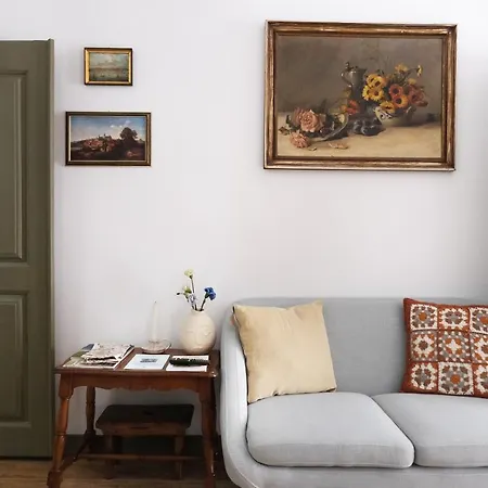 Casa Da Praca - *